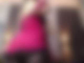 Live cam show with Alice - Smoking on sexylivex.com
