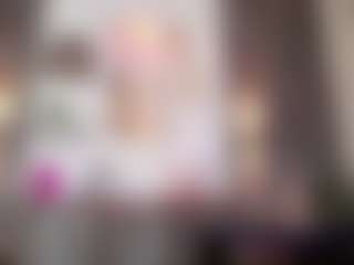 Alice MILF webcam performer live streaming