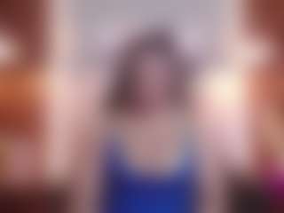 Alice MILF webcam performer live streaming