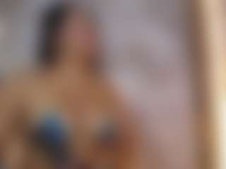 Alice MILF webcam performer live streaming