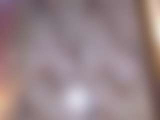 Alice MILF webcam performer live streaming