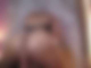 Live cam show with Alice - Public Mature on Milfs Live