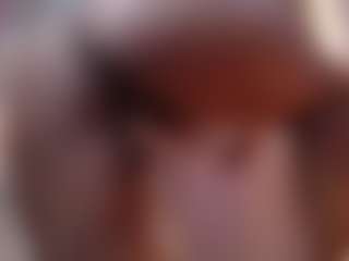 Alice MILF webcam performer live streaming