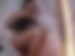 Live cam show with Alice - Shaved Pussy on Camsoda