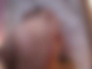Live cam show with Alice - Public Mature on CamSodaAdn