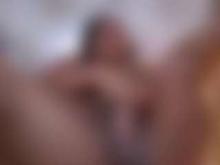 Alice MILF webcam performer live streaming