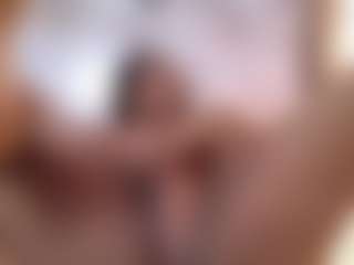 Alice MILF webcam performer live streaming