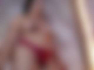 Alice MILF webcam performer live streaming