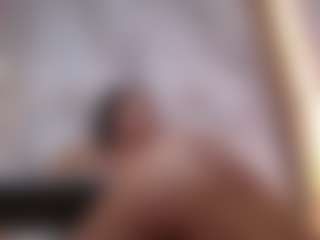 Alice MILF webcam performer live streaming