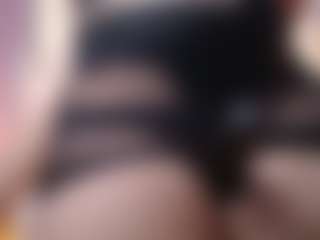 Alice MILF webcam performer live streaming