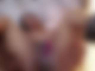 Live cam show with Alice - Normal on Latina Girls