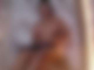 Live cam show with Alice - Hairy Pussy MILF on Camsoda