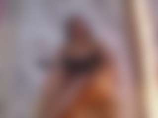 Live cam show with Alice - Amateur MILF on CamwithHer