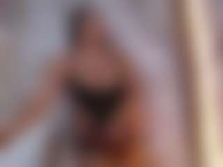 Live cam show with Alice - Brown Eyes Mature on Dolls Live