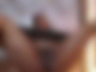 Alice MILF webcam performer live streaming