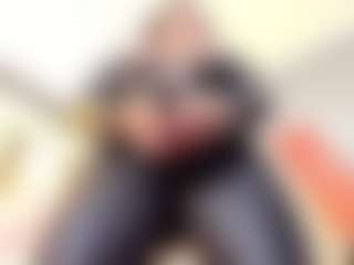 Live cam show with Aryfox83 - Curly on AdultVida.com
