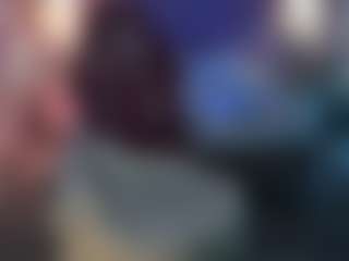 Live cam show with AshtonHeidii - Blue Eyes on live18s.com