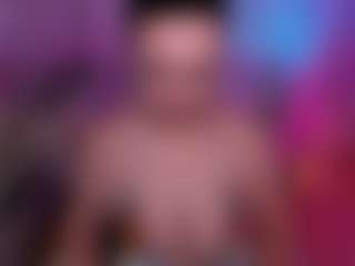 Live cam show with AshtonHeidii - Tittyfuck on AdultVida.com