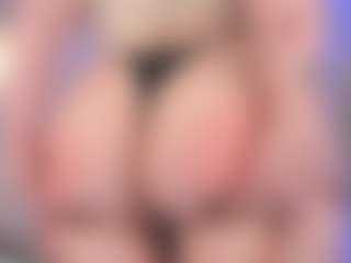 Live cam show with omgsexxxypixiee - Green Eyes on Fit Hotties