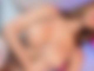 Live cam show with HottSalomee - Brown Eyes on Chatstar