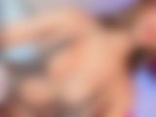 Live cam show with HottSalomee - Small Tits on StripNow