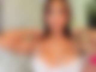 Live cam show with HottSalomee - Small Tits on Hubzter Live