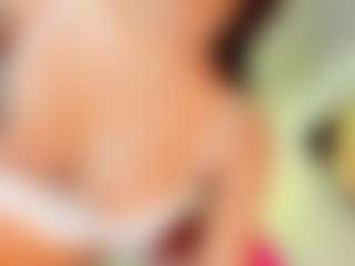 Live cam show with HottSalomee - Tiny Tits on Milfs Live