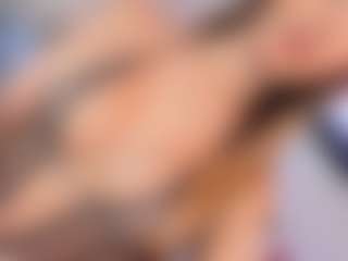 Live cam show with HottSalomee - Tiny Tits on Camsoda
