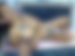 Live cam show with manuelandlaura - Tease on CamSextacy