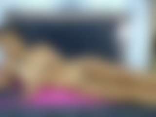 Live cam show with manuelandlaura - Average on CamClone