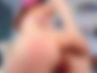Live cam show with zia-ember - Striptease on livesuperchat.net