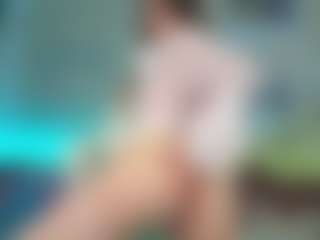 Live cam show with zia-ember - Brown Hair Petite on Camsoda