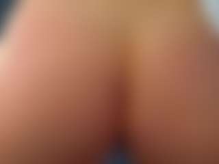 Live cam show with zia-ember - Oil on crypto-cams