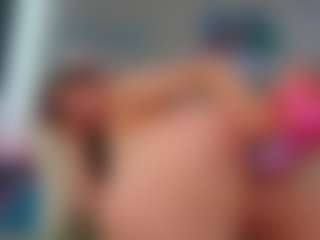 Live cam show with zia-ember - Oil on Fit Hotties