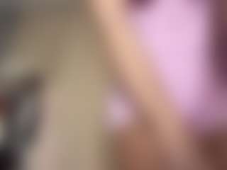 Live cam show with KatieCroston - Lesbian on Dolls Live