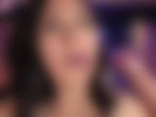 Live cam show with LauRoberts - Facial on MyBangCams