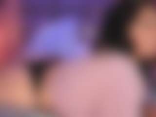 Live cam show with LauRoberts - Dildo on SpunkLive