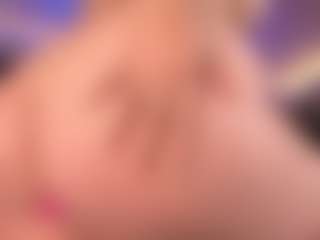 LauRoberts's Live Sex Cam Show