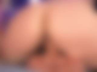 Live cam show with LauRoberts - Smoking on Hubzter Live