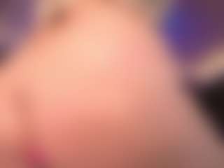 LauRoberts's Live Sex Cam Show