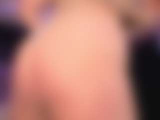 Live cam show with LauRoberts - Ahegao on StripNow