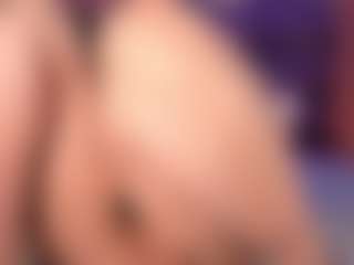 LauRoberts's Live Sex Cam Show