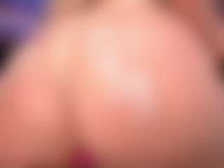 LauRoberts's Live Sex Cam Show