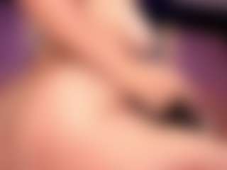LauRoberts's Live Sex Cam Show