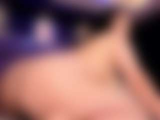 LauRoberts's Live Sex Cam Show