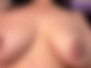 LauRoberts's Live Sex Cam Show