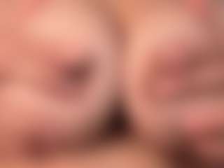 Live cam show with LauRoberts - Anal Teen (18+) on Dolls Live