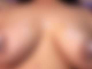 Live cam show with LauRoberts - Bikini on hotwifechat.live