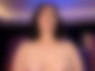 Live cam show with LauRoberts - Public on Dolls Live