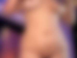 Live cam show with LauRoberts - Public on Camsoda